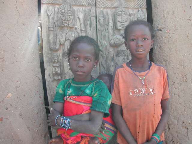 enfants à Koundou, apys dogon, Mali